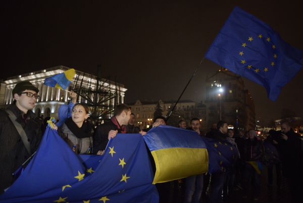 Акции сторонников вступления в Евросоюз на Майдане Акции сторонников вступления в Евросоюз на Майдане