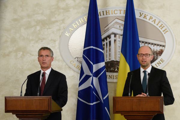 Пресс-конференция генсека НАТО Й.Столтенберга и премьер-министра Украина А. Яценюка Пресс-конференция генсека НАТО Й.Столтенберга и премьер-министра Украина А. Яценюка
