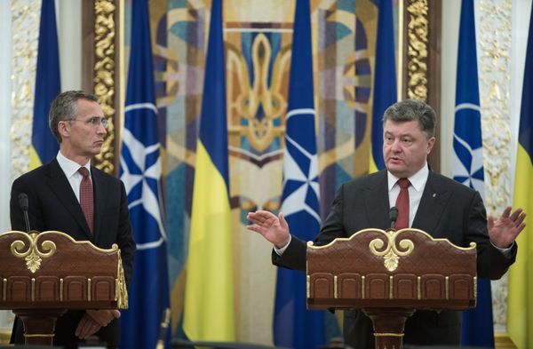Пресс-конференция президента Украины П.Порошенко и генсека НАТО в Киеве
