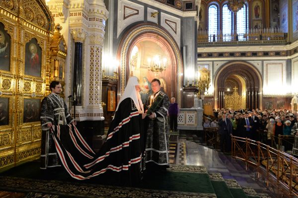 Патриарх Московский и всея Руси Кирилл в храме Христа Спасителя совершил вечерню с чином прощения Патриарх Московский и всея Руси Кирилл в храме Христа Спасителя совершил вечерню с чином прощения