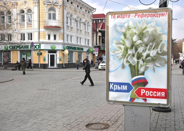 Агитация в преддверии референдума в Симферополе Агитация в преддверии референдума в Симферополе