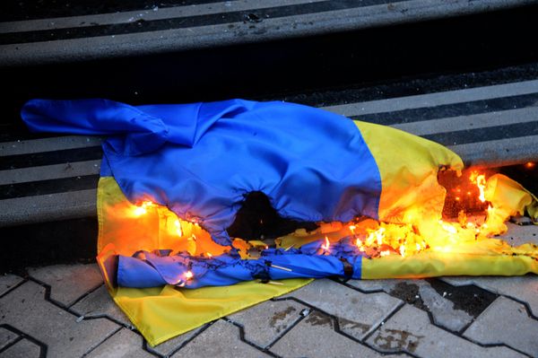 Сторонники федерализации взяли под контроль ряд административных зданий в Донецке