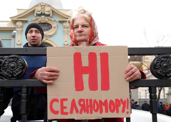 Митинг у здания Верховной Рады в Киеве Митинг у здания Верховной Рады в Киеве