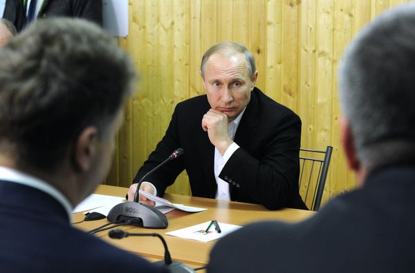 Рабочая поездка президента РФ В. Путина в Крымский федеральный округ