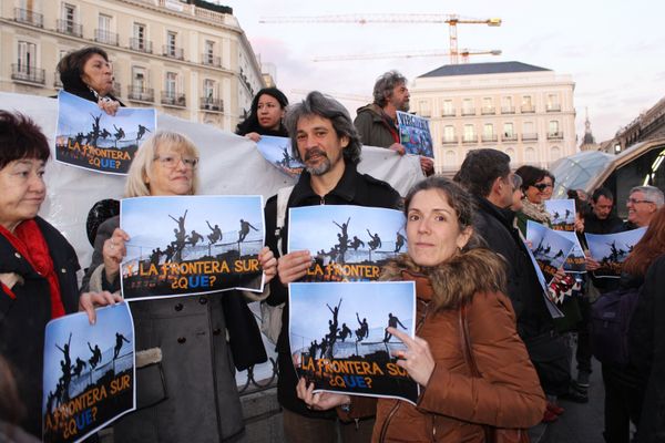 Митинг против соглашения ЕС и Турции по беженцам в Мадриде
