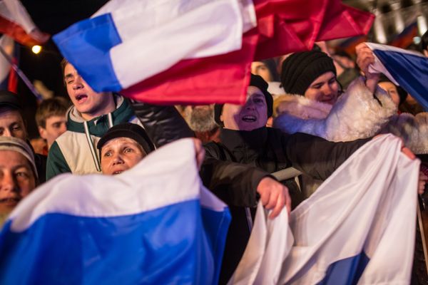 В центре Симферополя проходит праздничный концерт в честь референдума В центре Симферополя проходит праздничный концерт в честь референдума