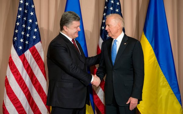 Президент Украины П. Порошенко встретился с вице-президентом США Д. Байденом и госсекретарем США Д. Керри