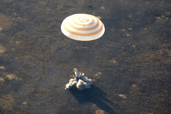 Возвращение на Землю 17-ой основной экспедиции МКС и шестого космического туриста Ричарда Гэрриота (США) Возвращение на Землю 17-ой основной экспедиции МКС и шестого космического туриста Ричарда Гэрриота (США)