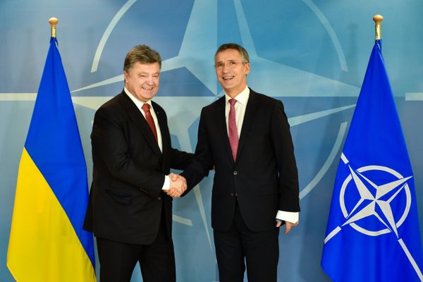 Президент Украины П.Порошенко встретился с руководством НАТО в Брюссе