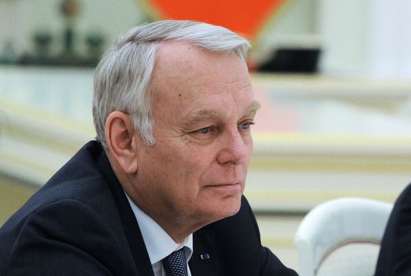 Президент РФ В. Путин встретился с главой МИД Франции Жан-Марком Эйро