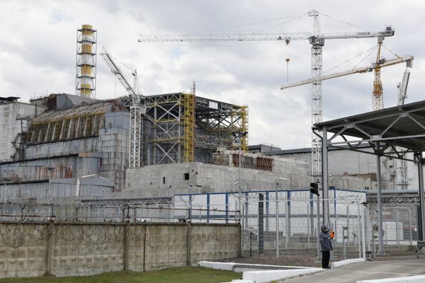 Зона отчуждения ЧАЭС Зона отчуждения ЧАЭС