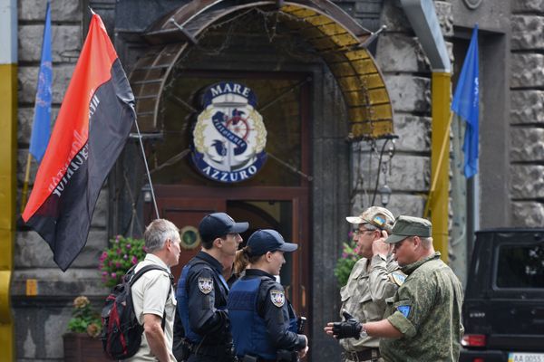 Акция протеста Правого сектора у здания администрации президента Украины в Киеве Акция протеста Правого сектора у здания администрации президента Украины в Киеве