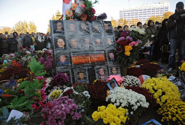 Траурные мероприятия у Дома профсоюзов в Одессе Траурные мероприятия у Дома профсоюзов в Одессе
