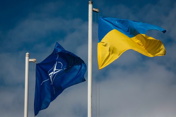 Президент Украины П.Порошенко посетил академию Сухопутных войск Вооруженных сил Украины имени гетмана Петра Сагайдачного