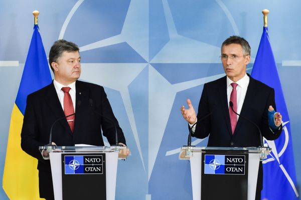 Президент Украины П.Порошенко встретился с руководством НАТО в Брюссе