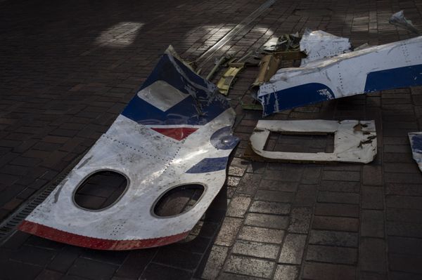 Генеральная прокуратура ДНР начала передачу обломков малайзийского Боинга экспертам из Нидерландов Генеральная прокуратура ДНР начала передачу обломков малайзийского Боинга экспертам из Нидерландов