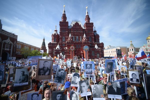 Шествие Региональной патриотической общественной организации Бессмертный полк Москва по Красной площади