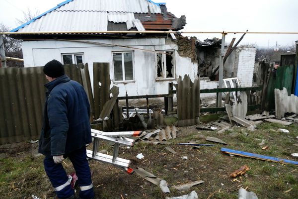 Последствия обстрела Макеевки в Донецкой области