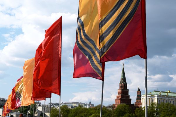 Украшение города ко Дню Победы