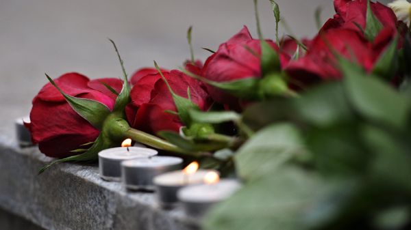 Акция в память о погибших при взрывах в Брюсселе у посольства Бельгии в Москве