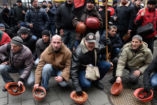 Митинг шахтеров у здания Верховной Рады Украины Митинг шахтеров у здания Верховной Рады Украины