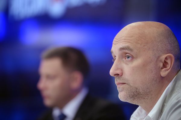 Пресс-конференция, посвященная выходу книги Захара Прилепина Все, что должно разрешиться…