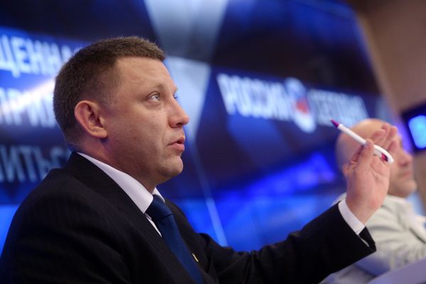 Пресс-конференция, посвященная выходу книги Захара Прилепина Все, что должно разрешиться… Пресс-конференция, посвященная выходу книги Захара Прилепина Все, что должно разрешиться…