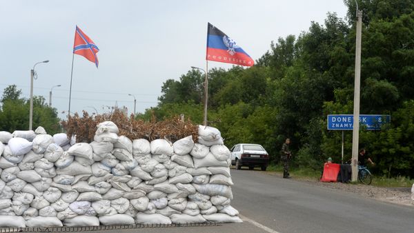 Блок-пост ополченцев в городе Дебальцево Донецкой области