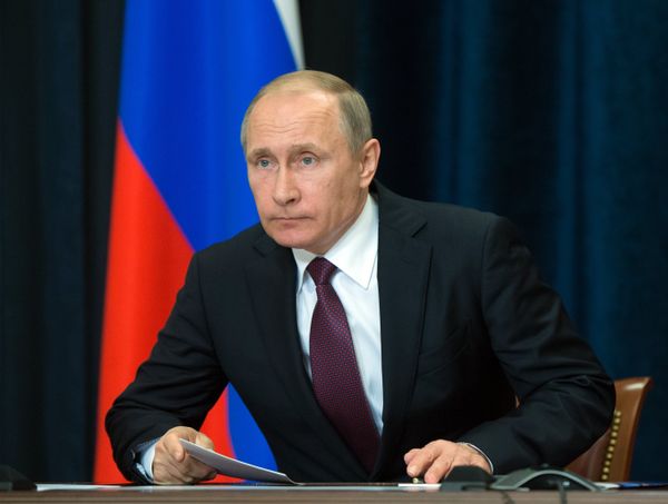 Президент РФ В. Путин провел совещание по вопросам энергообеспечения Крыма