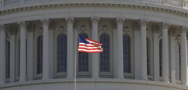Капитолий, здание в Вашингтоне, где заседает конгресс США