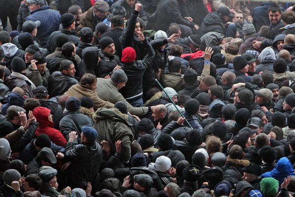 Митинги у здания Верховного совета Крыма