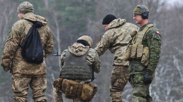 Обучение украинских военнослужащих канадскими инструкторами по программе UNIFIER на Яворивском полигоне