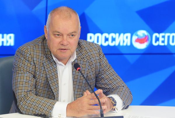 Церемония гашения почтовой марки, посвященной 75-летию Совинформбюро