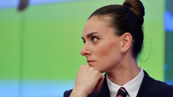 Елена Исинбаева объявила о возвращении в большой спорт