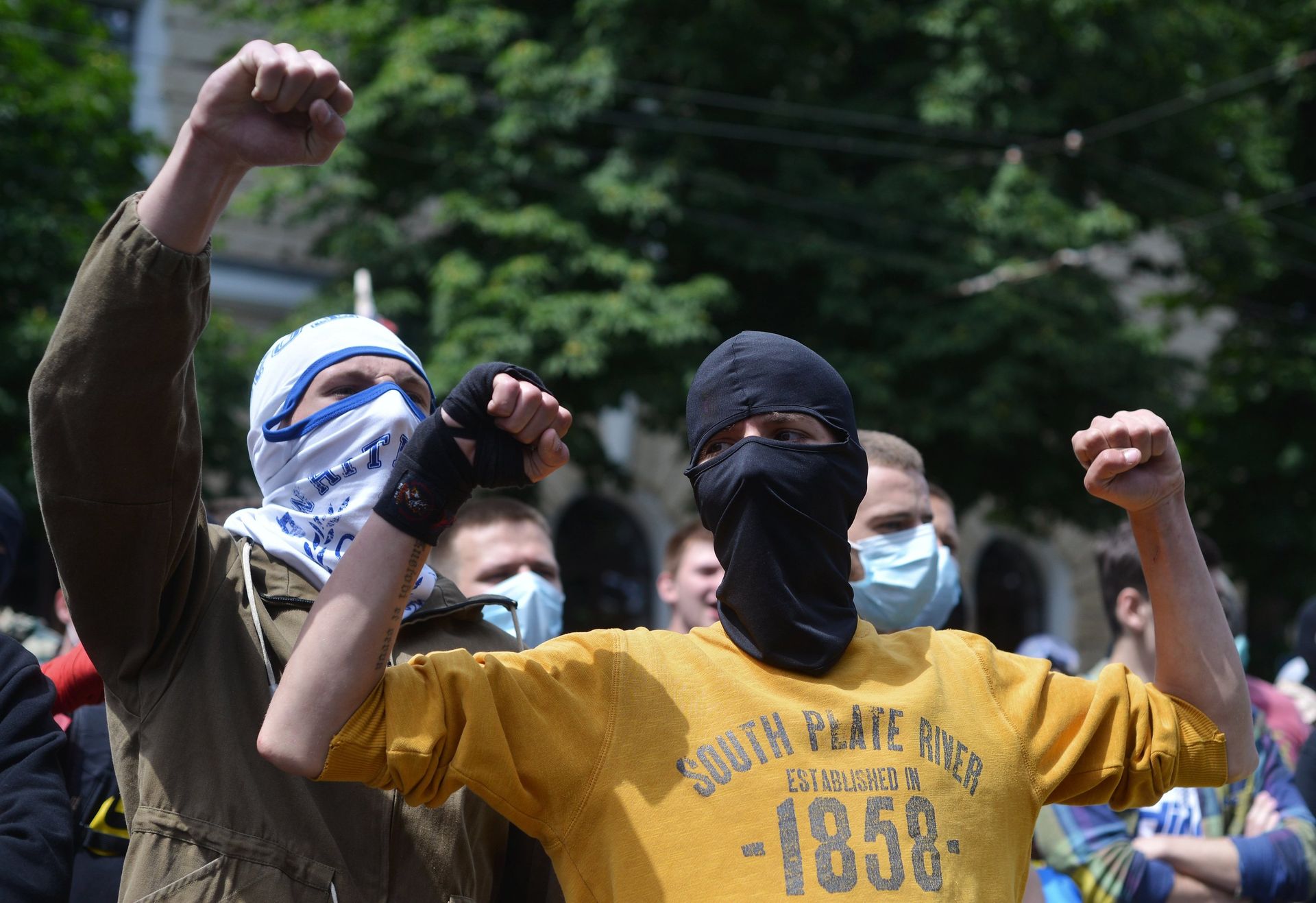 Неизвестные сорвали крестный ход против войны и интеграции Украины в Евросоюз - РИА Новости, 1920, 08.10.2020