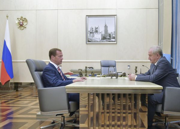Премьер-министр РФ Д. Медведев встретился с новым руководителем Федеральной таможенной службы В. Булавиным