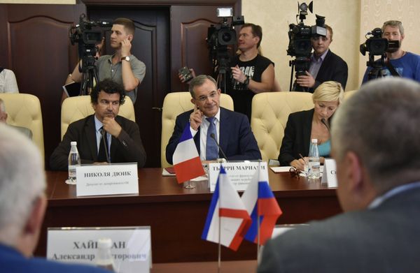 Прибытие французской парламентской делегации в Симферополь