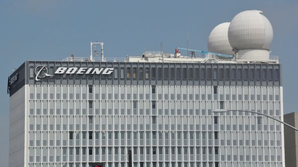 Здание компании Боинг (Boeing) в Лос-Анджелесе