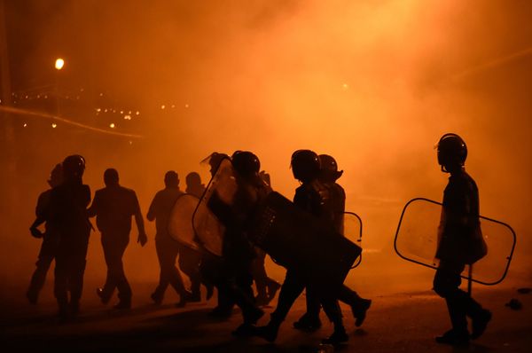 Ситуация близ захваченного в Ереване здания полка полиции Ситуация близ захваченного в Ереване здания полка полиции