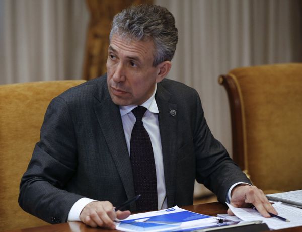 Премьер-министр РФ Д. Медведев провел заседание наблюдательного совета Внешэкономбанка Премьер-министр РФ Д. Медведев провел заседание наблюдательного совета Внешэкономбанка