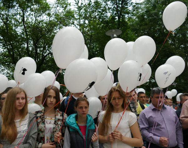 Митинг-реквием в День защиты детей в Донецке