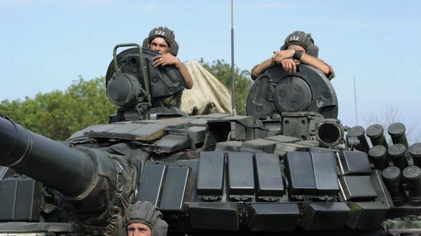 Подготовка к соревнованиям танковых подразделений ополчения ДНР на полигоне “Торез” в Донецкой области