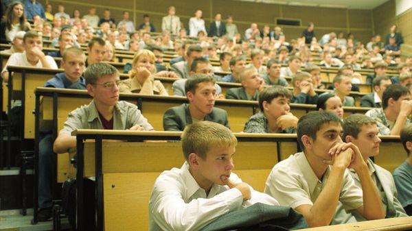 В аудитории Московского Государственного Строительного Университета.