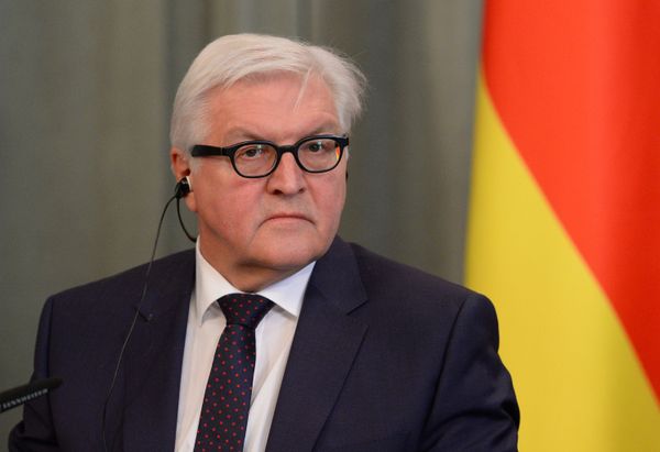 Встреча глав МИД РФ и Германии С. Лаврова и Ф. Штайнмайера Встреча глав МИД РФ и Германии С. Лаврова и Ф. Штайнмайера