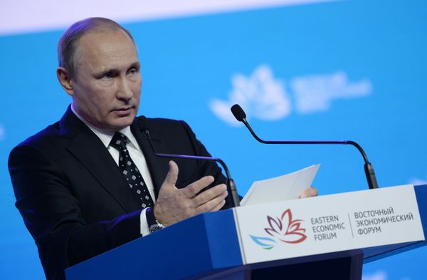Рабочая поездка президента РФ В. Путина в Дальневосточный федеральный округ. День второй