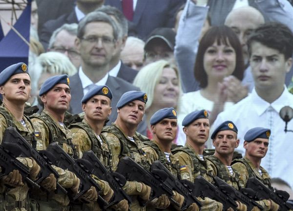 Военный парад по случаю 25-летней годовщины со Дня Независимости Украины