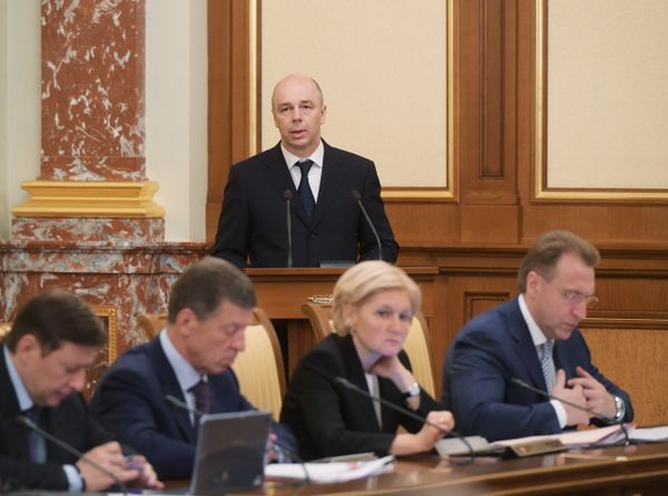 Премьер-министр РФ Д. Медведев провел заседание правительства РФ Премьер-министр РФ Д. Медведев провел заседание правительства РФ