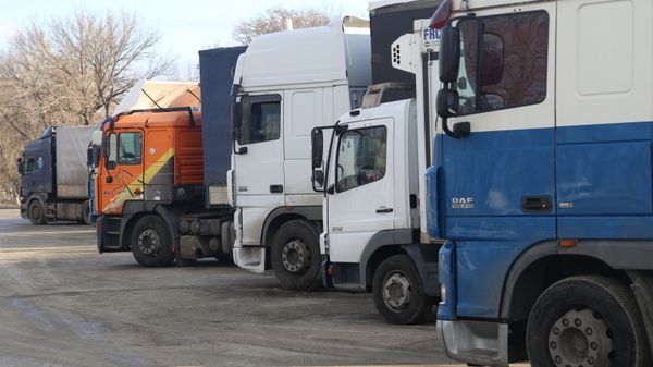 Украина и Россия договорились о возвращении заблокированных фур Украина и Россия договорились о возвращении заблокированных фур