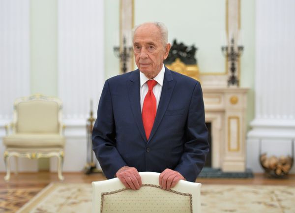 Президент РФ В.Путин встретился с бывшим президентом Израиля Ш.Пересом