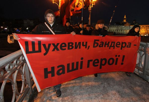 Факельное шествие состоялось в Киеве в память командующего УПА Романа Шухевича